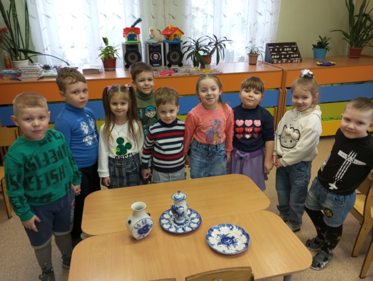 Сказочная гжель в гостях у ребят..